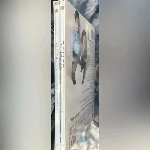 Bones Season 1 DVD Set Brand new factory sealed. - Picture 3 of 5